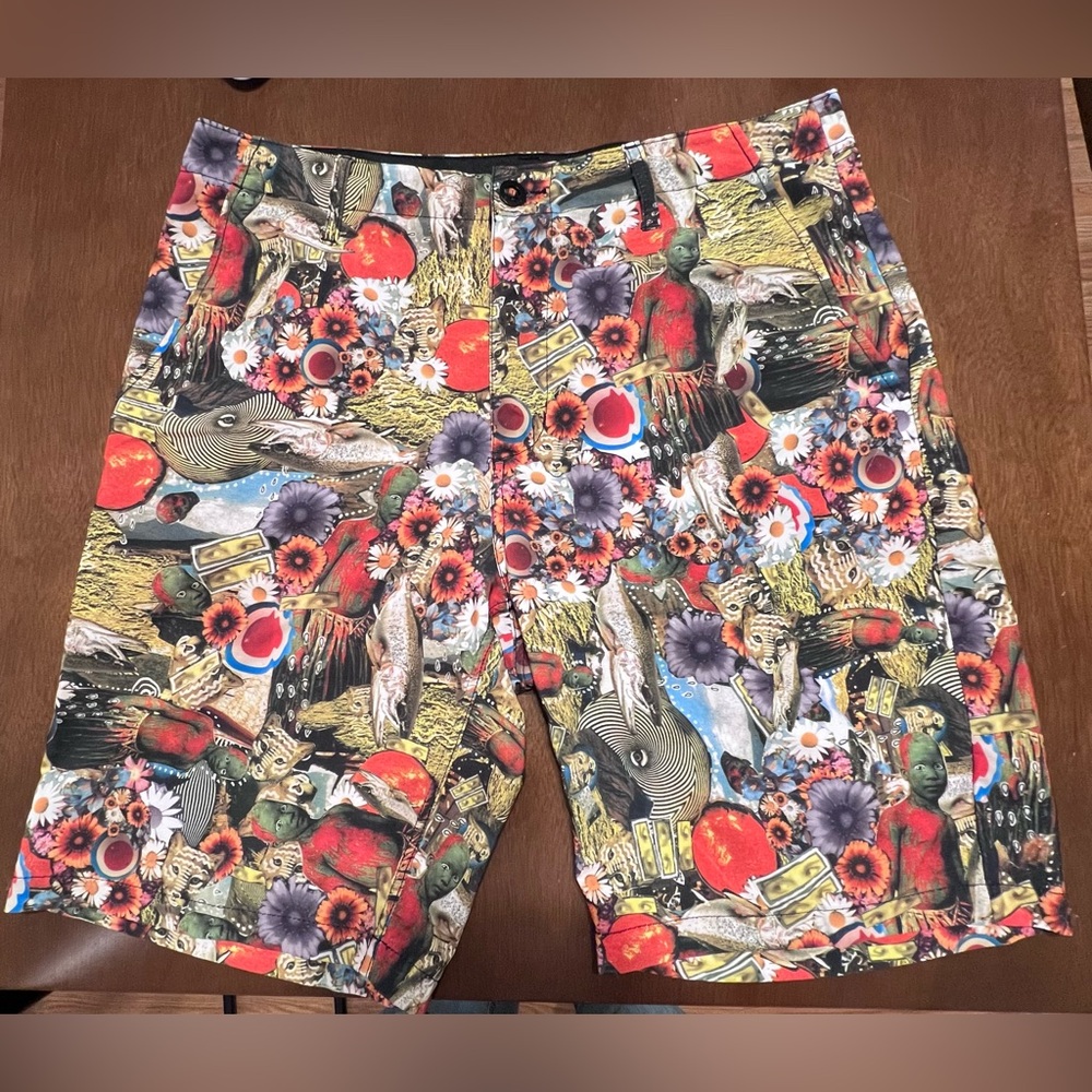 Volcom Surf & Turf 4 Way Stretch Board Shorts / Bathing Suit Size 33 waist / med